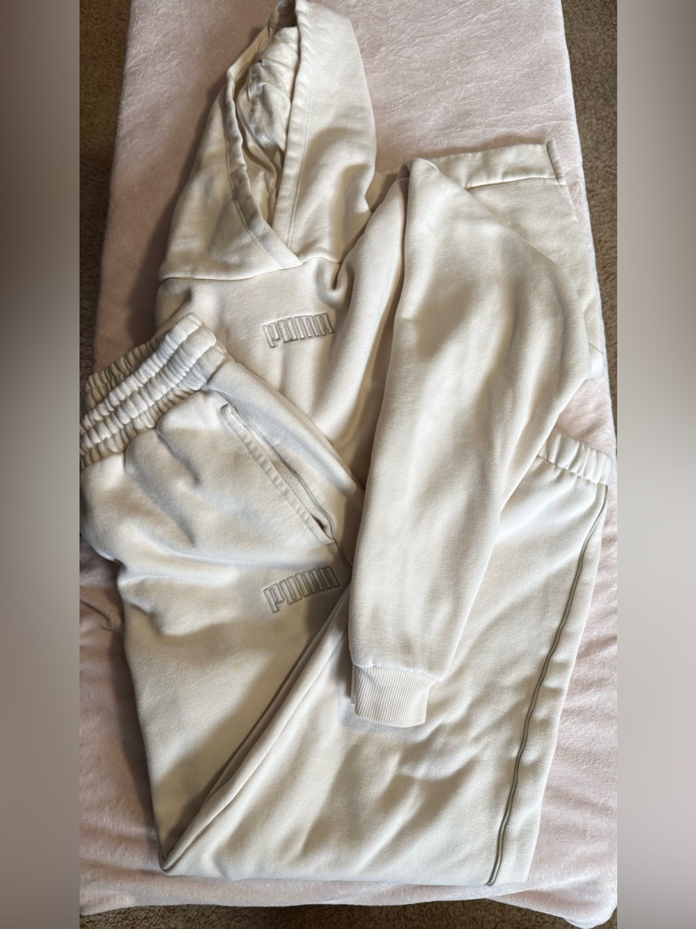 Puma set- Cream Hooded Jogger Sweatpants Set